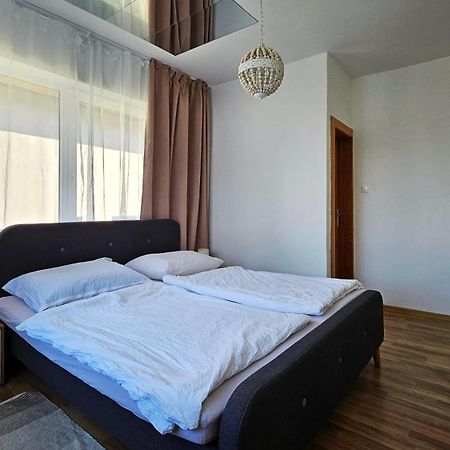 Hotel Penzion Toliar à Stará Lesná Extérieur photo