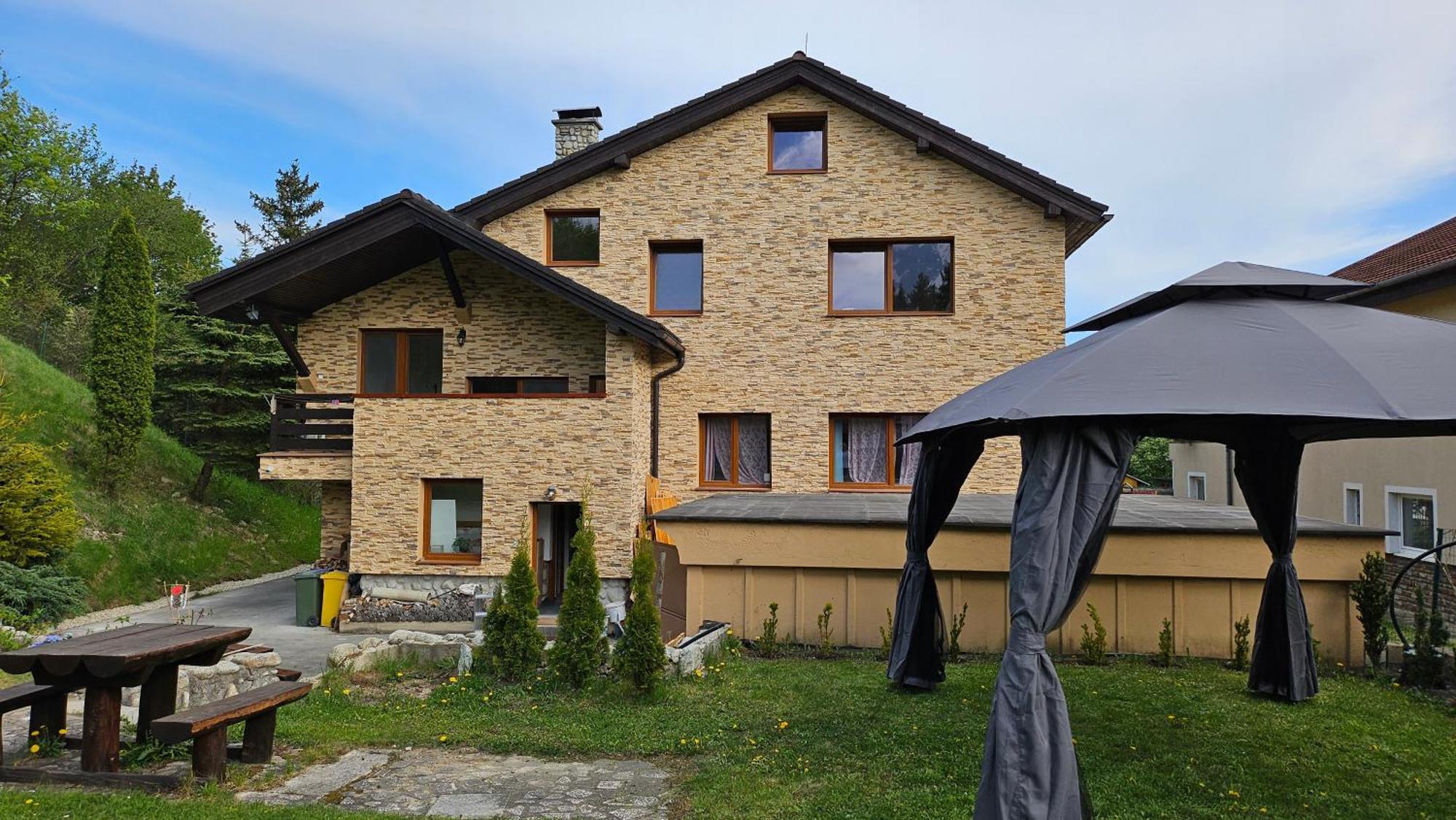 Hotel Penzion Toliar à Stará Lesná Extérieur photo